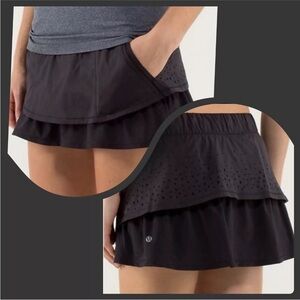 Lululemon In A Flash Skirt ~ Sz 4, 8 ~ Laser Cut Detail ~ Black ~ Multi Layer